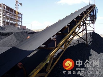 继中钢债违约后,煤炭行业也不甘寂寞,终于出现了违约案例。实际上,煤炭行业的衰败自2013年开始就已出现端倪。